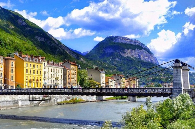 法国格勒诺布尔留学